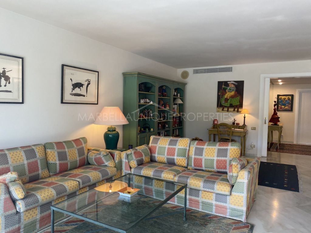 Cozy apartment for short term rent in one of the most prestigious urbanizations Don Gonzalo, Marbella