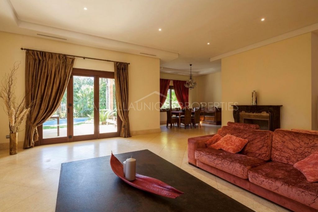 Villa en alquiler en Altos de Puente Romano, Marbella Golden Mile