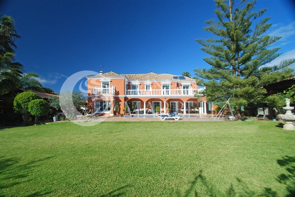 Villa for sale in San Pedro de Alcantara