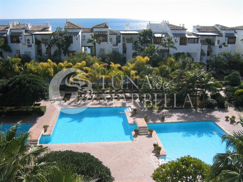 Penthouse for rent in Puente Romano, Marbella Golden Mile