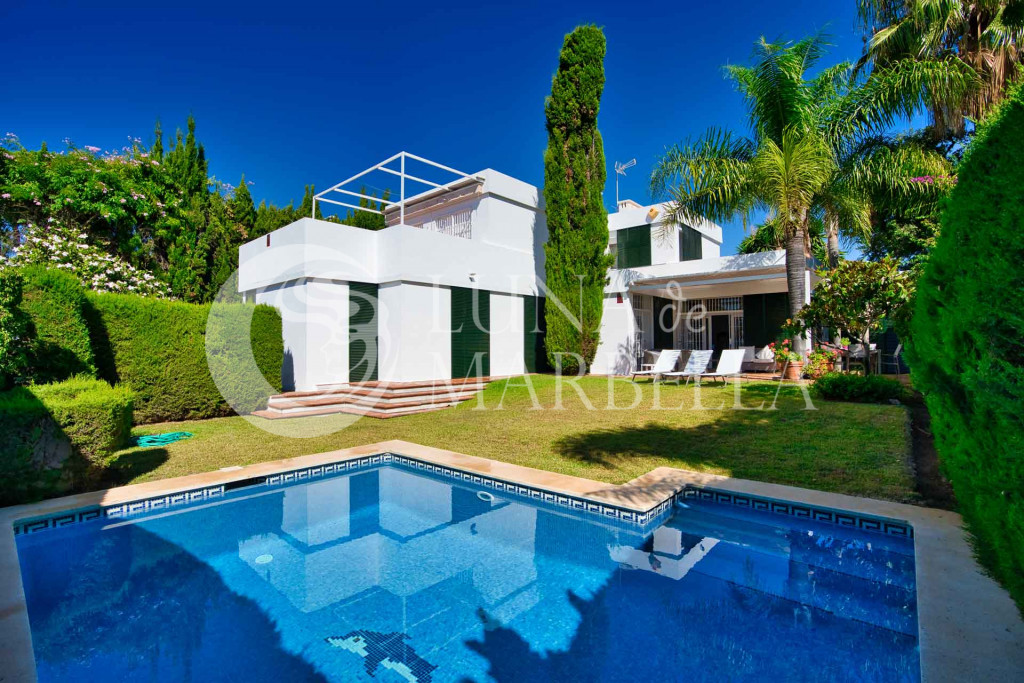 Villa for rent in El Presidente, Estepona