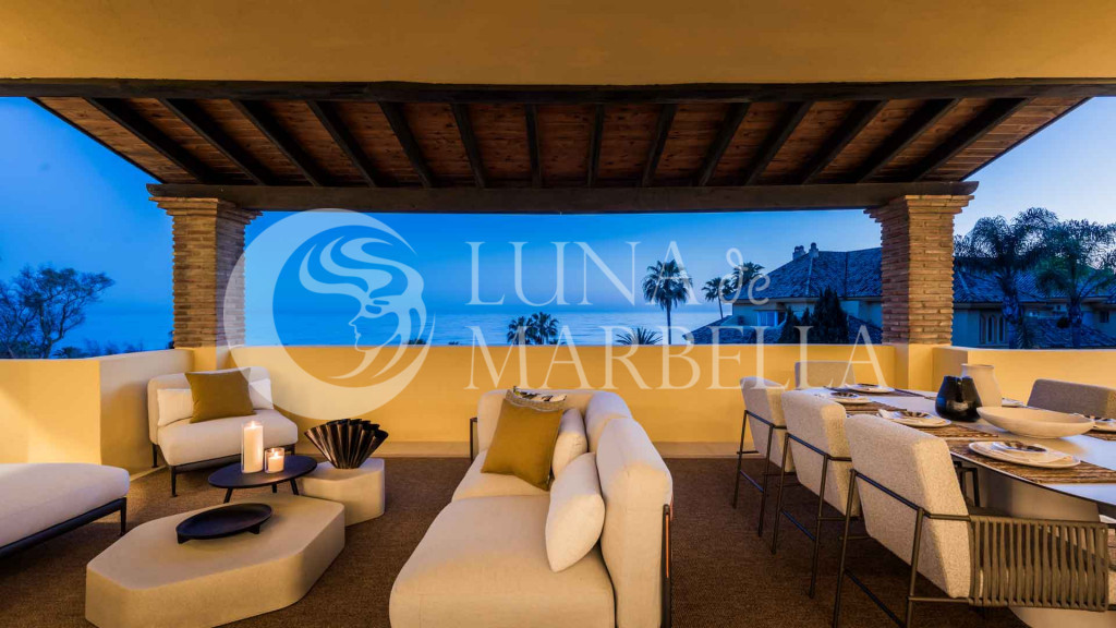 Penthouse for sale in Marbella East