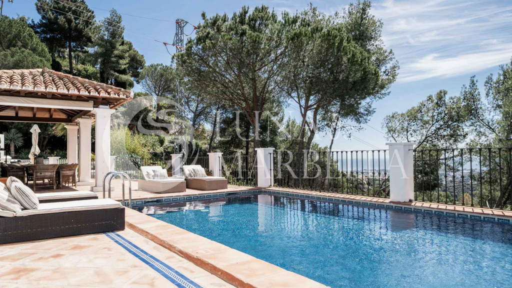 Villa en venta en Benahavis