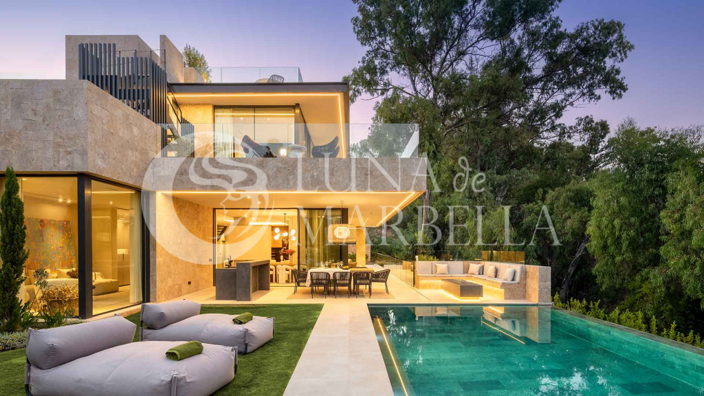 Villa en venta en Nueva Andalucia