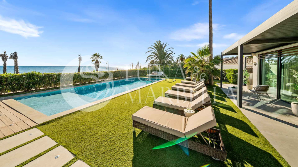 Villa en venta en Estepona