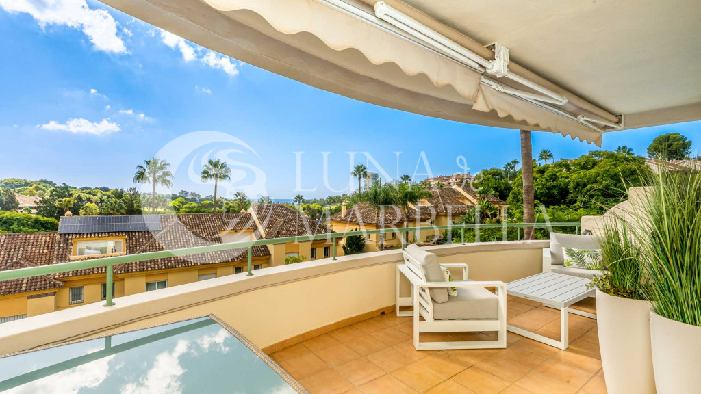 Apartment for sale in Marbella East