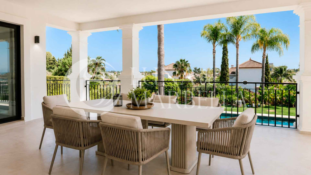 Villa for sale in Estepona