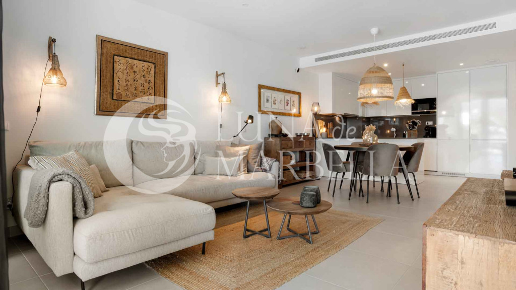 Apartment for sale in Estepona