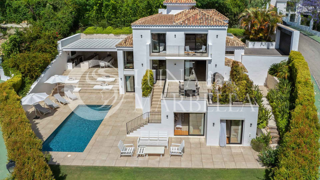 Villa en venta en Nueva Andalucia