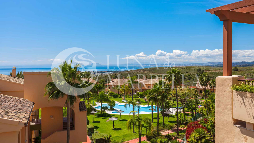 Ático en venta en Benahavis