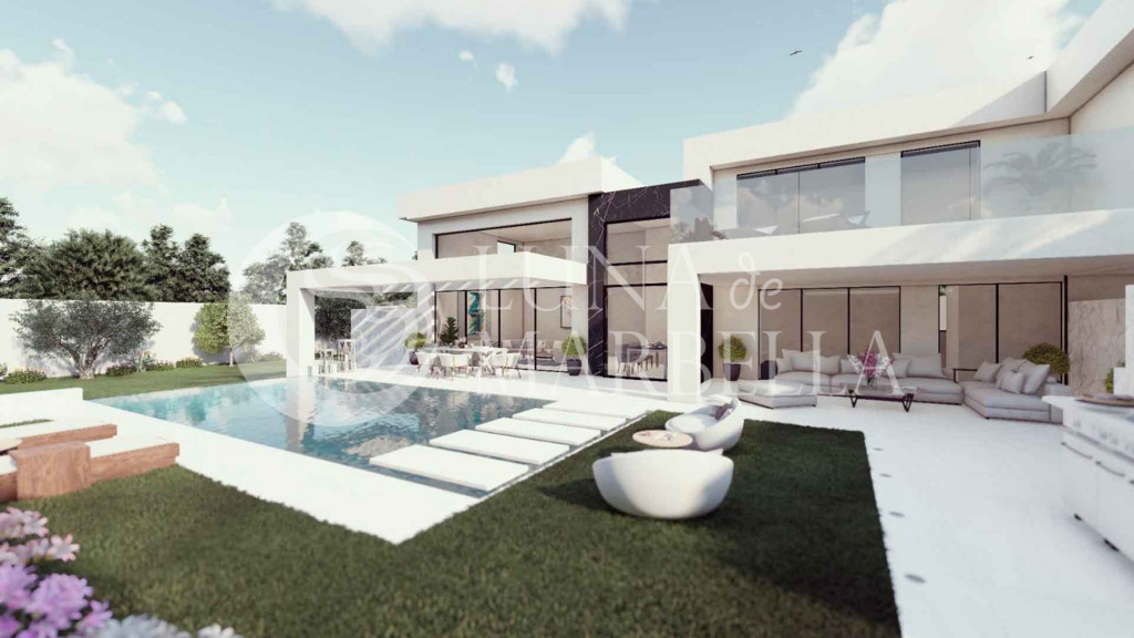 Villa for sale in Estepona