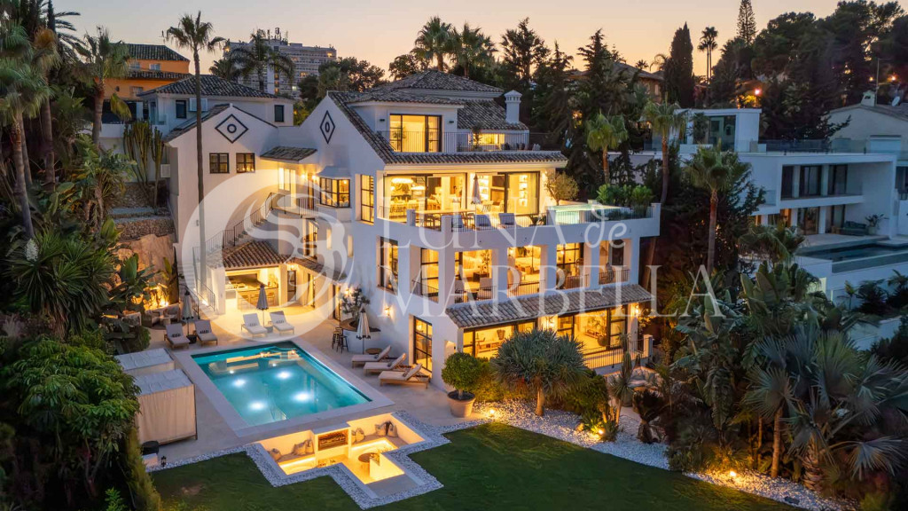 Villa en venta en Nueva Andalucia