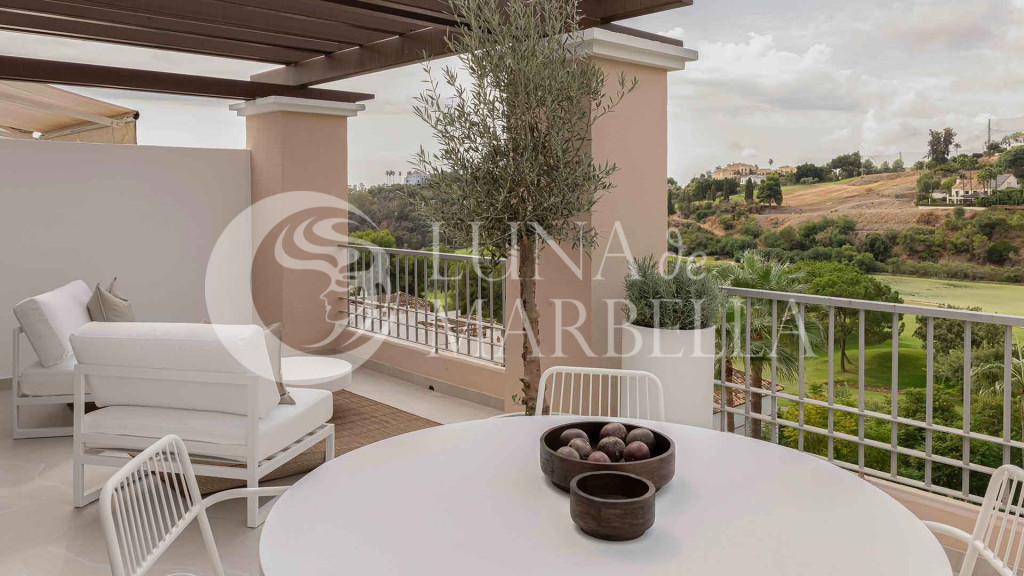 Penthouse for sale in Benahavis