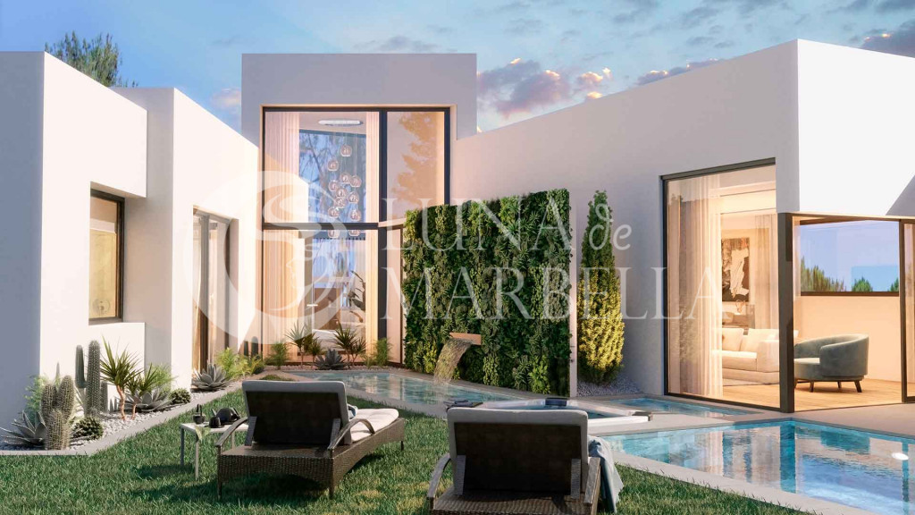 Villa for sale in Marbella East