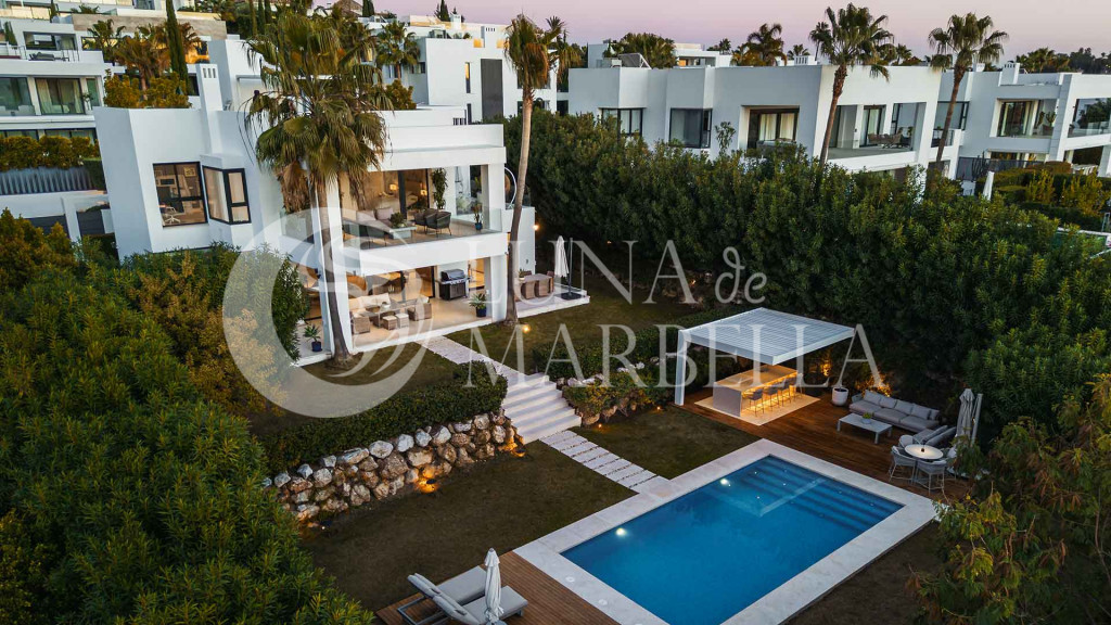 Villa en venta en Nueva Andalucia
