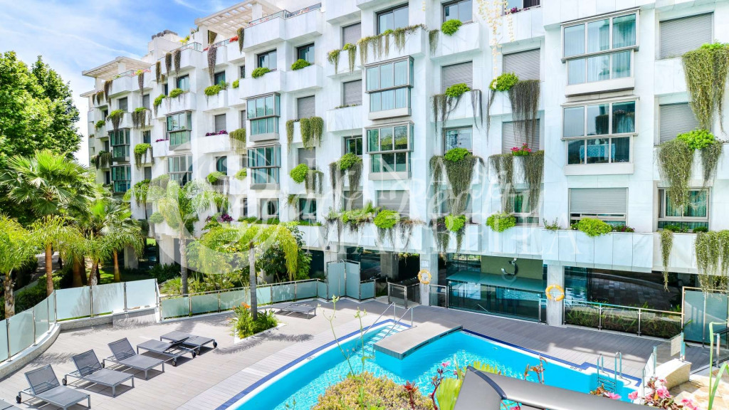 Apartment for sale in Marbella Golden Mile