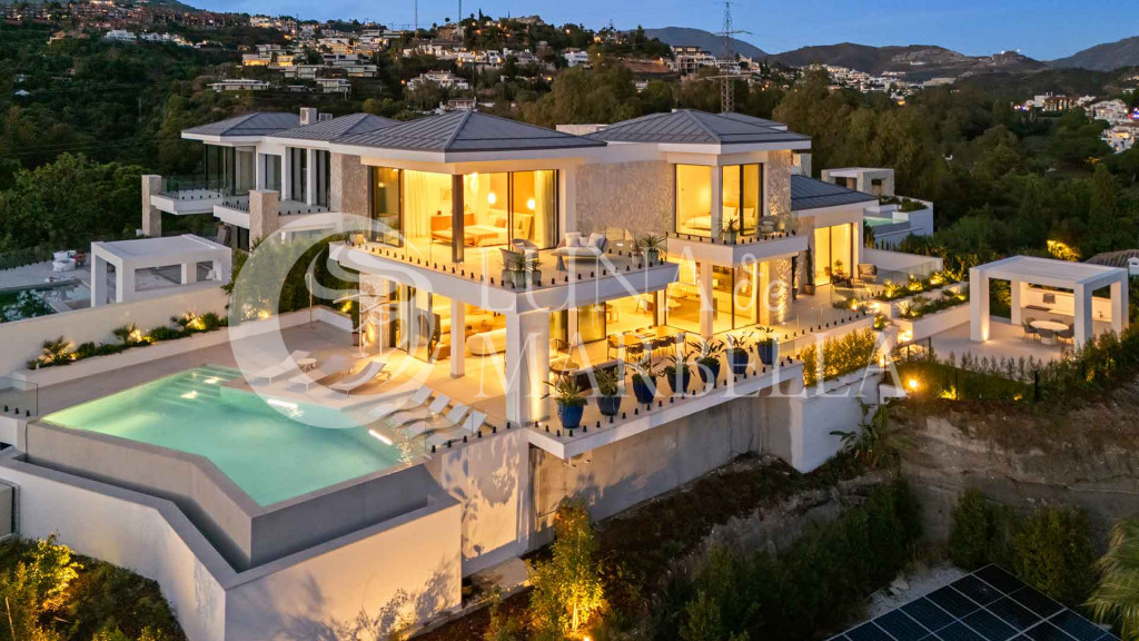 Villa en venta en Benahavis