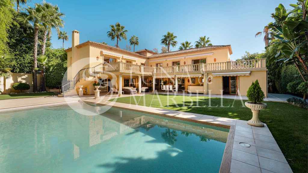 Villa en venta en Nueva Andalucia