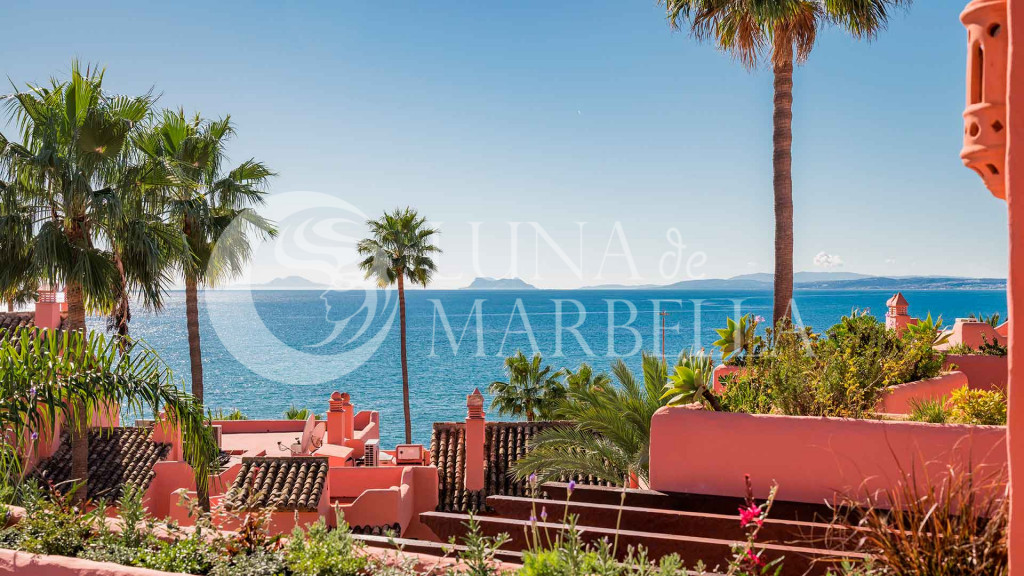 Penthouse for sale in Estepona