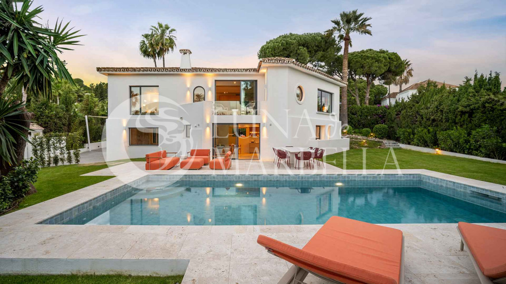 Villa en venta en Nueva Andalucia