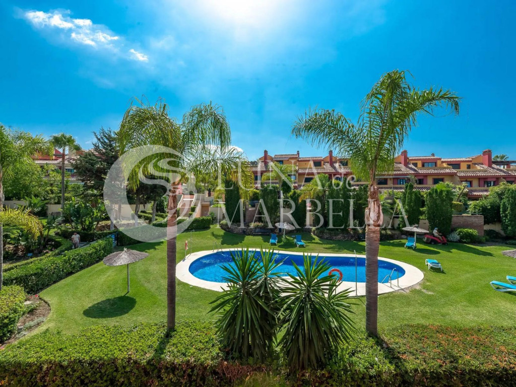 Adosado en alquiler en Jardines de Doña Maria, Marbella Golden Mile