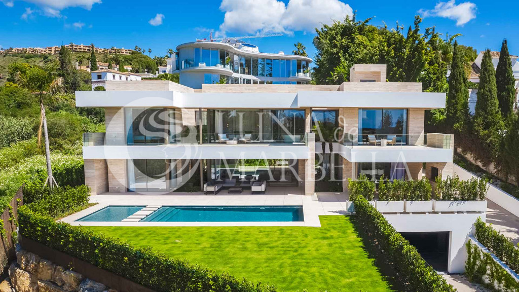 Villa en venta en Benahavis