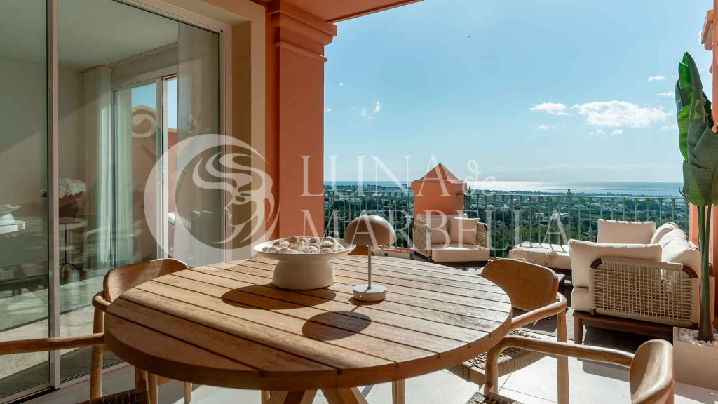 Apartamento en venta en Benahavis