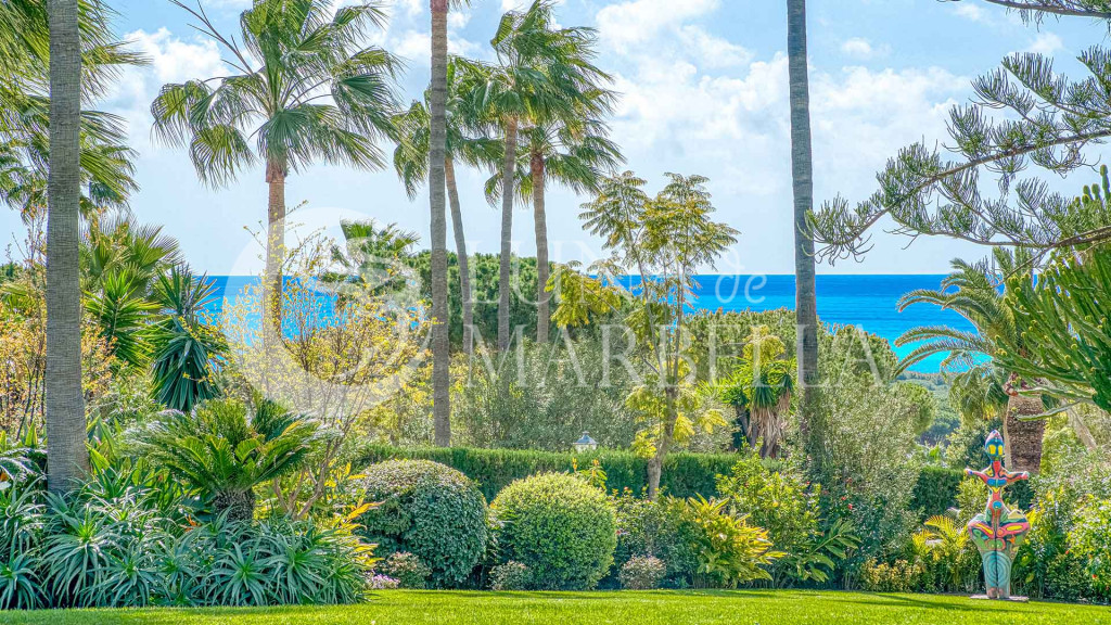 Villa for sale in Marbella East