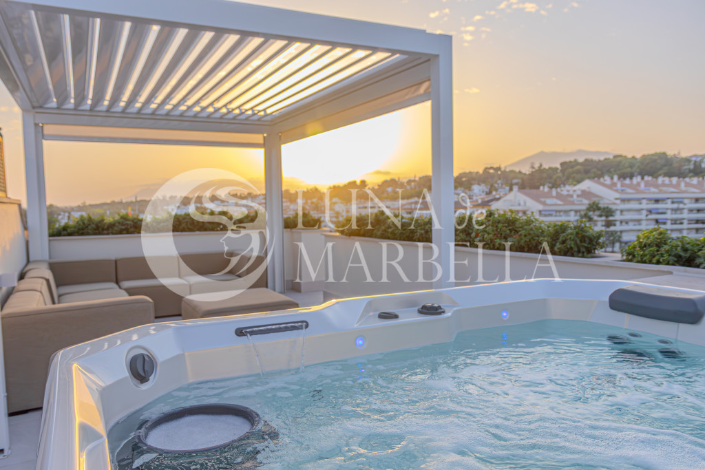 Penthouse for rent in Guadalpin Suites, Marbella Golden Mile