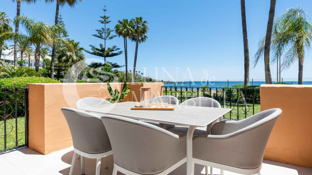 Apartamento en venta en Estepona