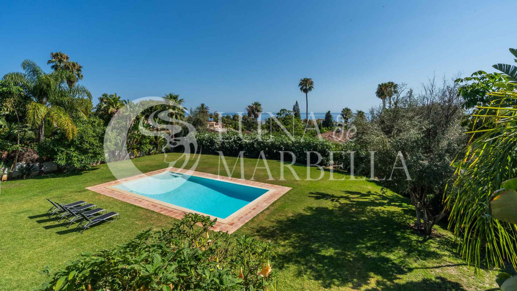 Villa for sale in Marbella Golden Mile