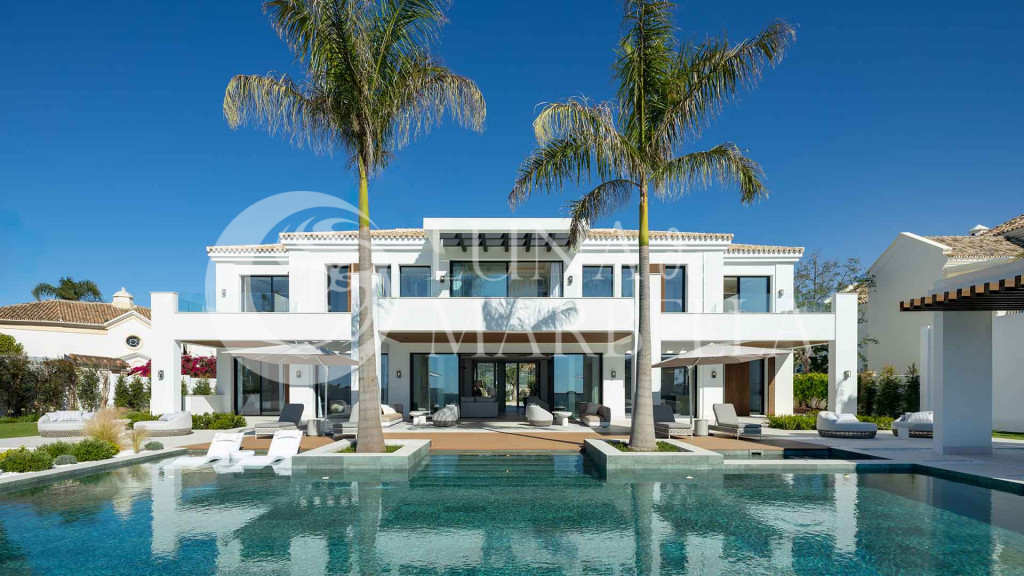 Villa for sale in Benahavis