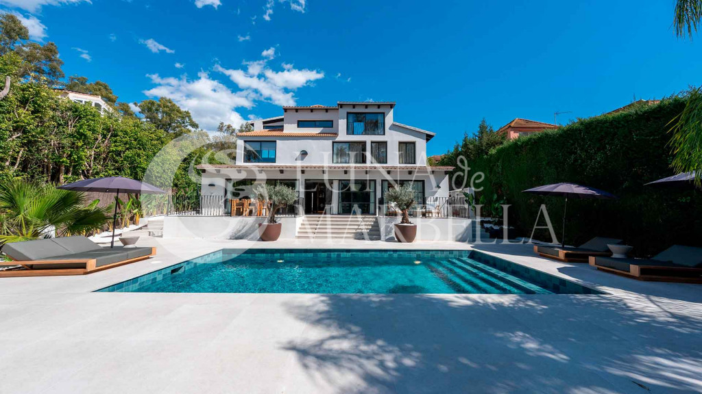 Villa en venta en Nueva Andalucia