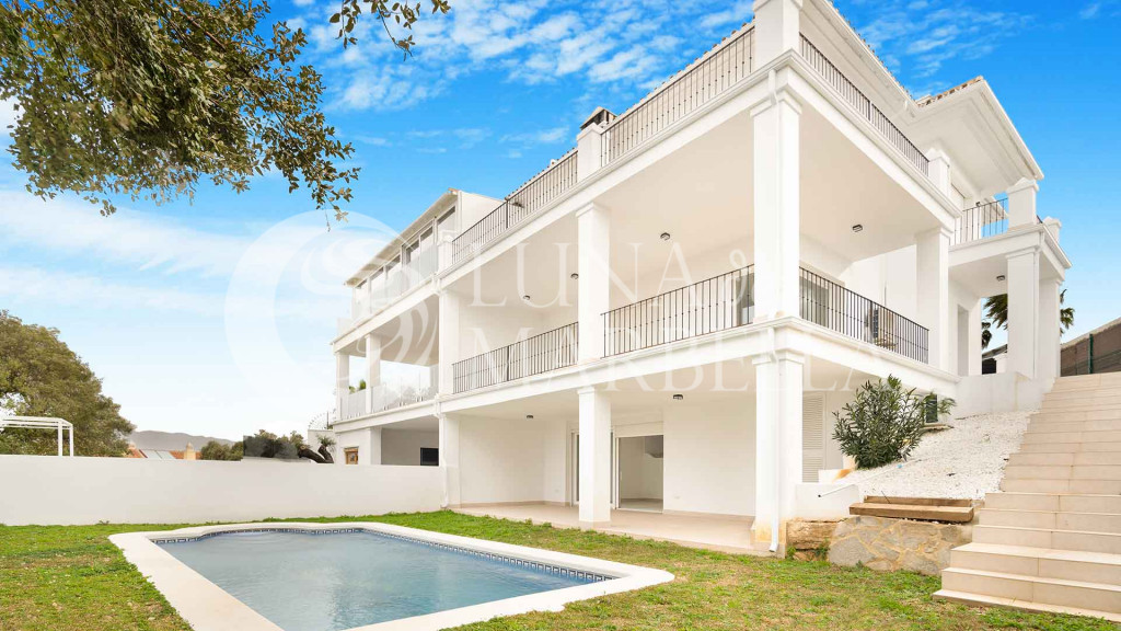 Semi Detached House for sale in Marbella East