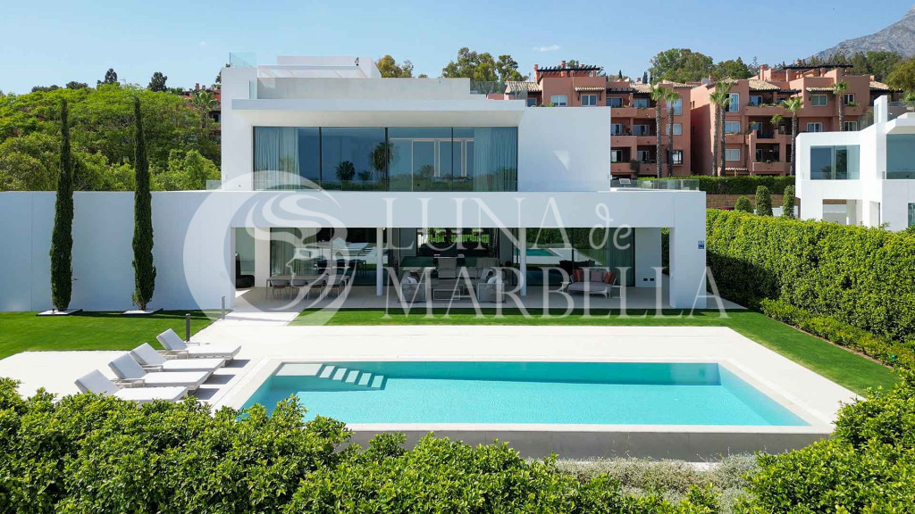 Villa en venta en Marbella Golden Mile