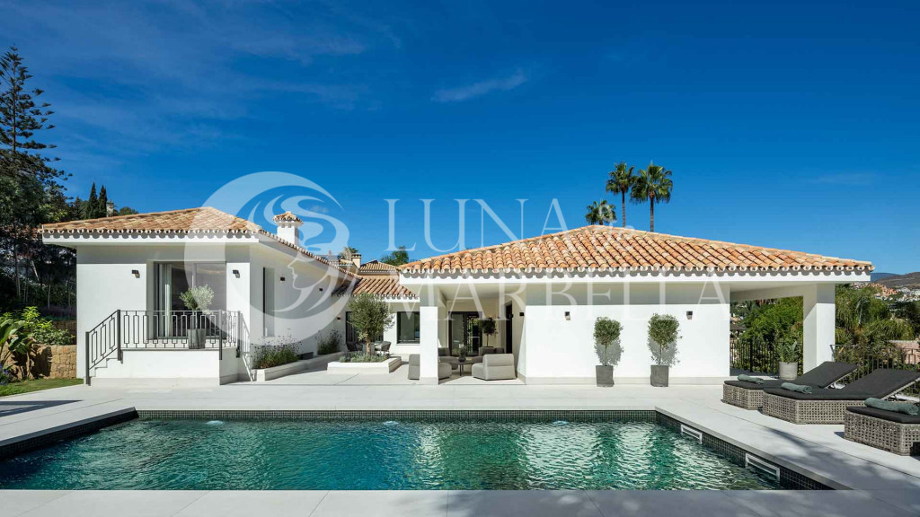Villa en venta en Nueva Andalucia