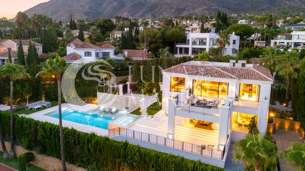 Villa for sale in Marbella Golden Mile