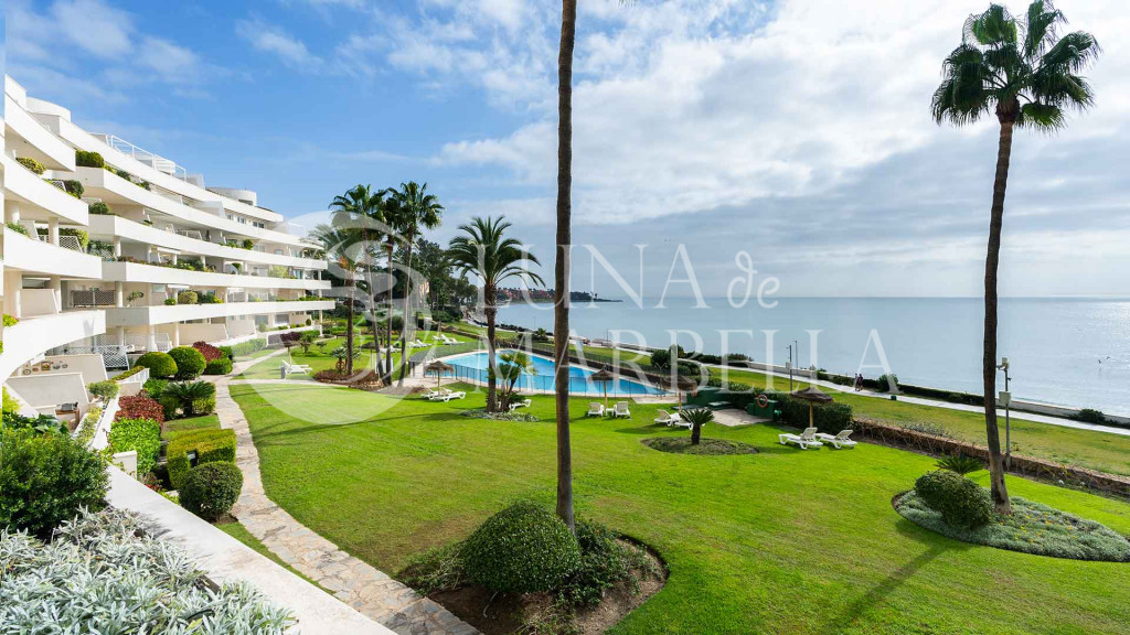 Apartamento en venta en Estepona