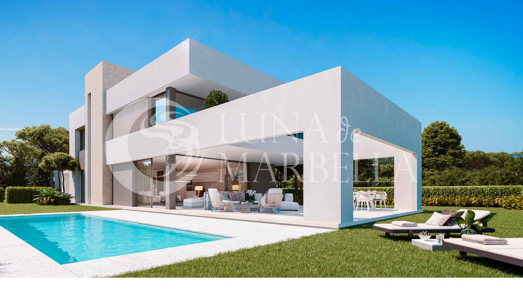 Villa for sale in Marbella East