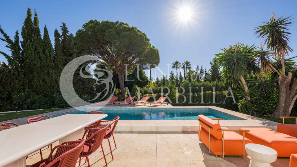 Villa en venta en Nueva Andalucia