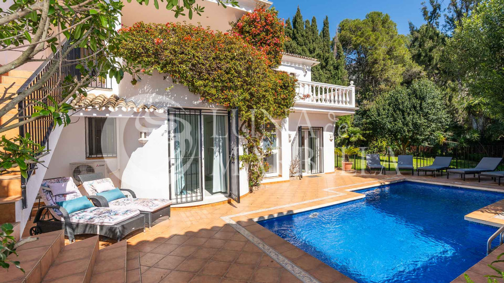 Villa for sale in Marbella Golden Mile
