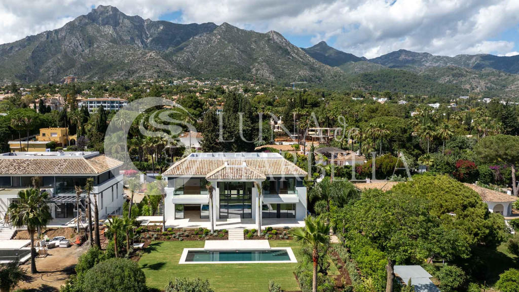 Villa for sale in Marbella Golden Mile
