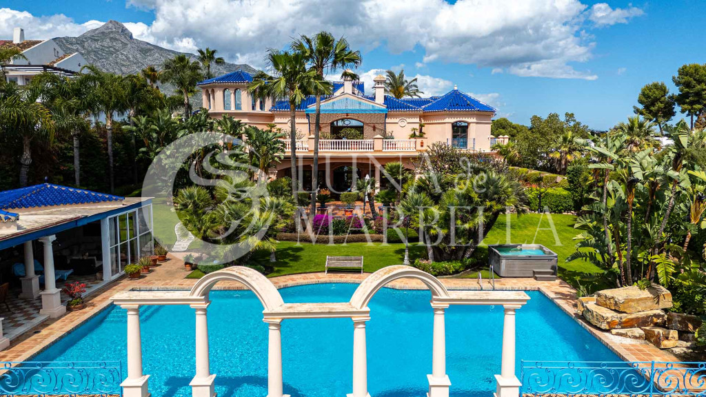 Villa en venta en Nueva Andalucia