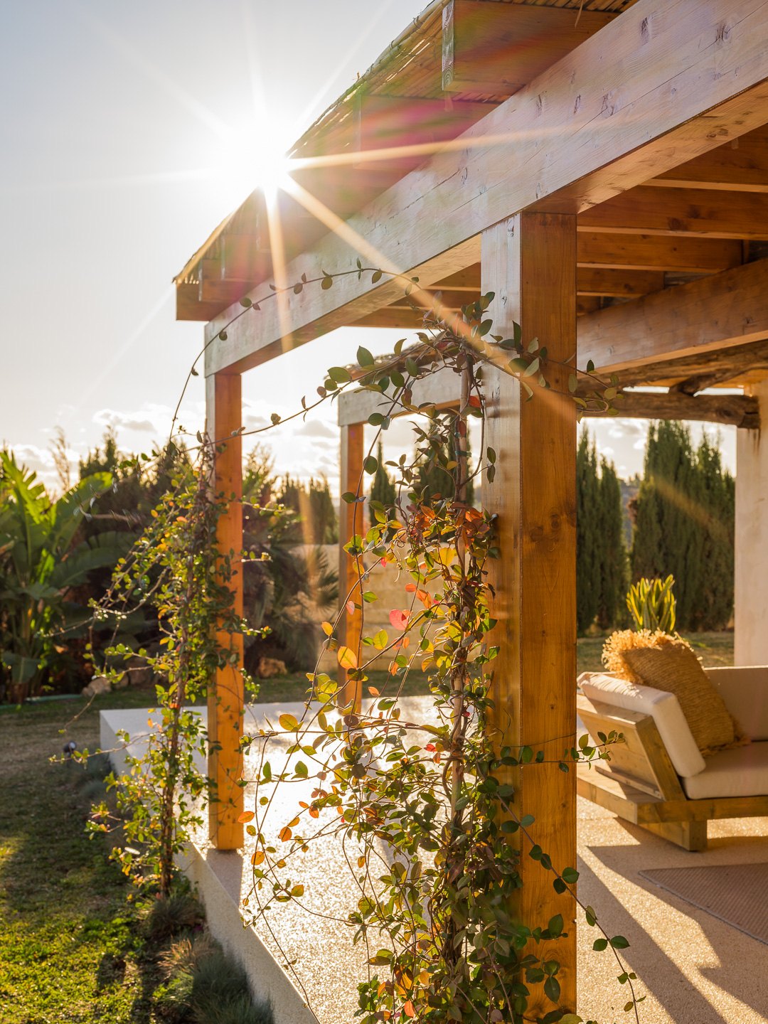 Villa andaluza-nórdica con vistas panorámicas a la Bahía de Estepona