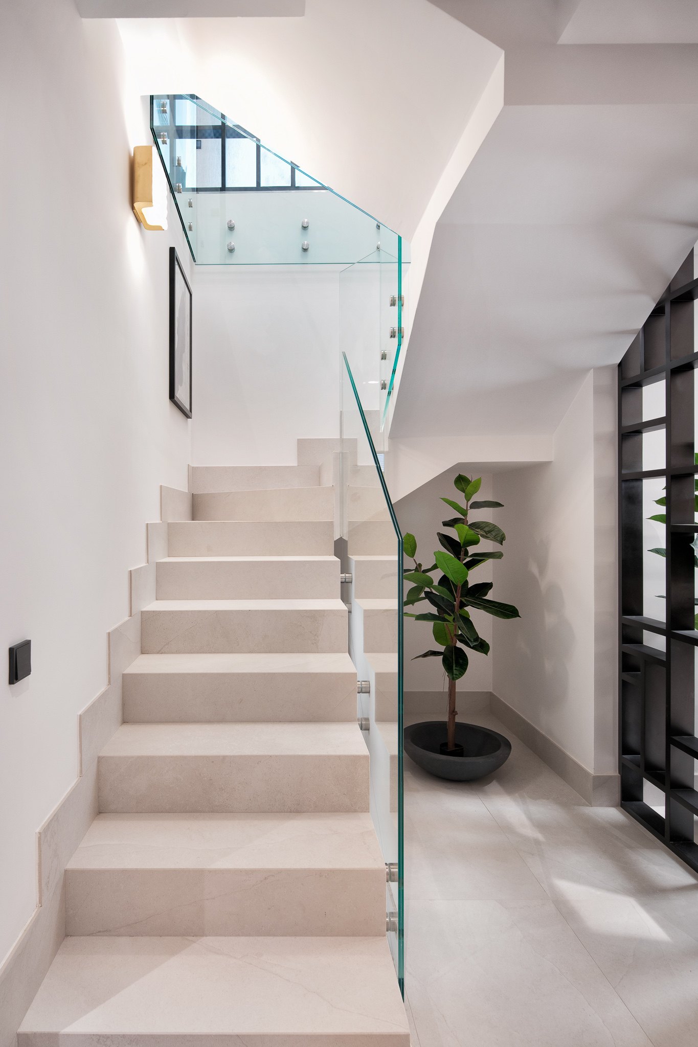 Spectacular residence with garden in the upper part of the Golden Mile