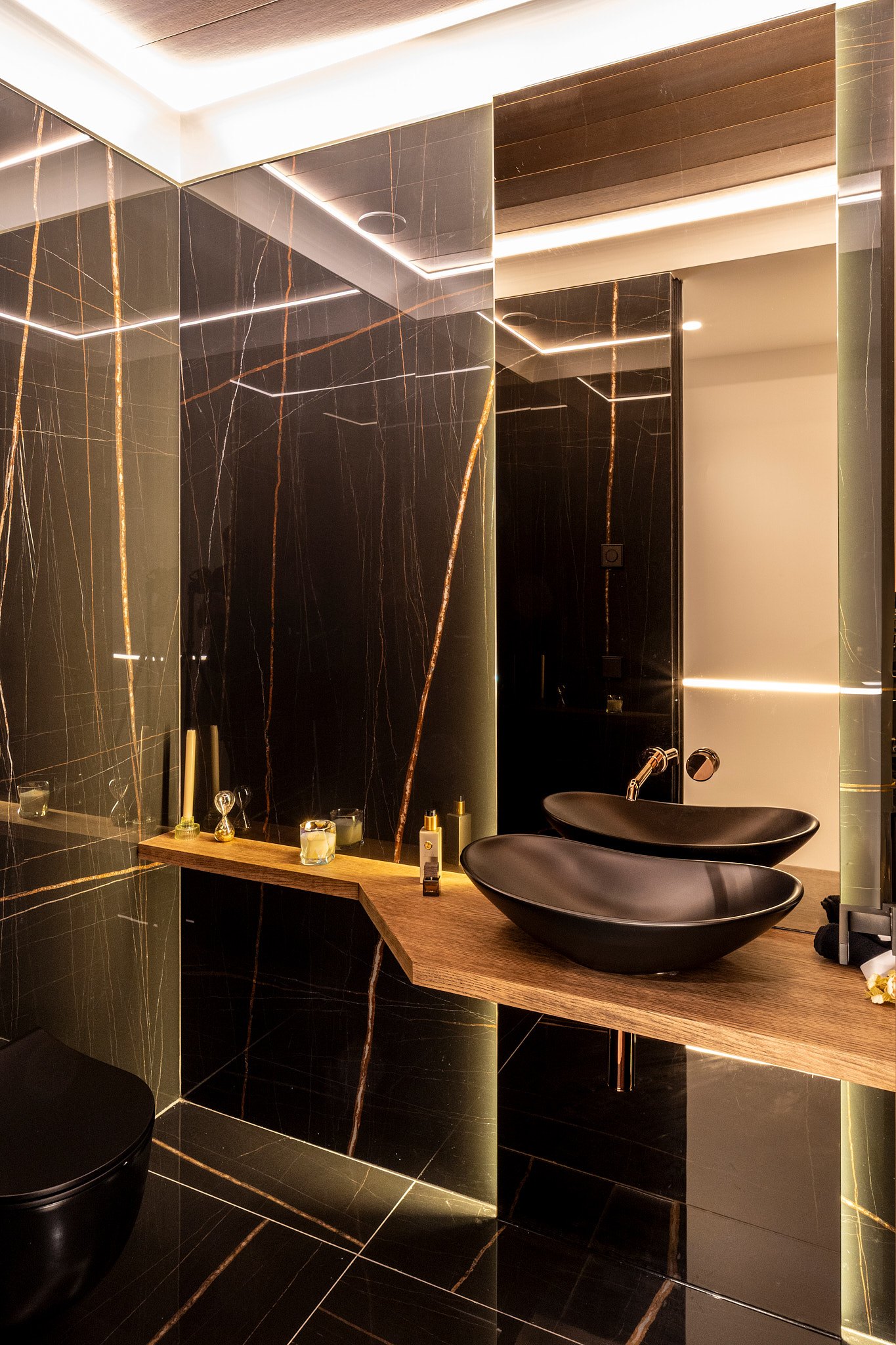 Villa de lujo excepcional de nueva construcción con vistas panorámicas en El Paraíso, Estepona Este