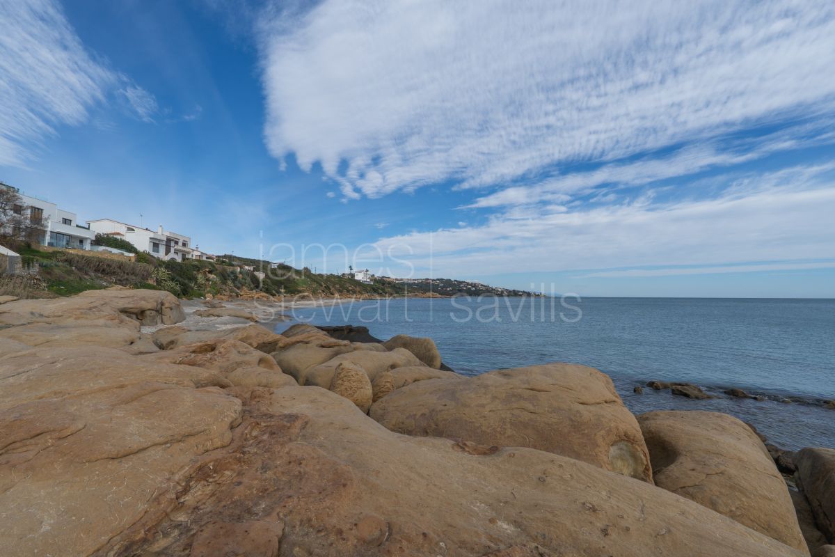 Sea View Villa with Private Beach Access in Torreguadiaro