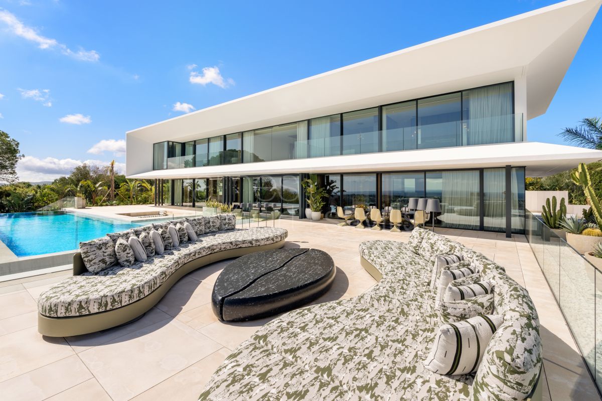 Contemporary Villa with Sea and Golf Views in La Reserva, Sotogrande