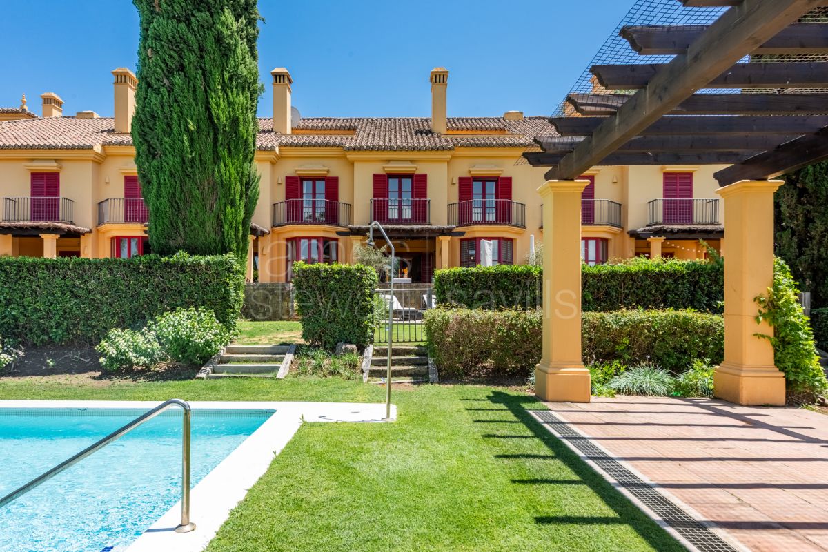 Adosado junto al golf en Los Cármenes de Almenara, Sotogrande Alto