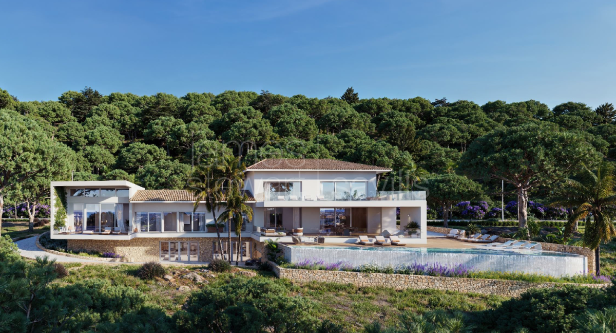 Contemporary villa with panoramic views in La Reserva, Sotogrande